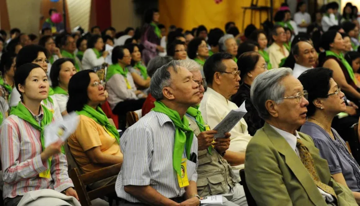 Des-catholiques-retrouvent-occasion-fete-Eglise-Vietnam-dans-leur-paroisse-Paris_1
